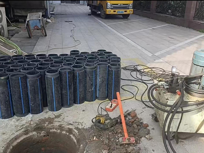 双峰PE置换管厂家 DN315置换管 非开挖管短管置换